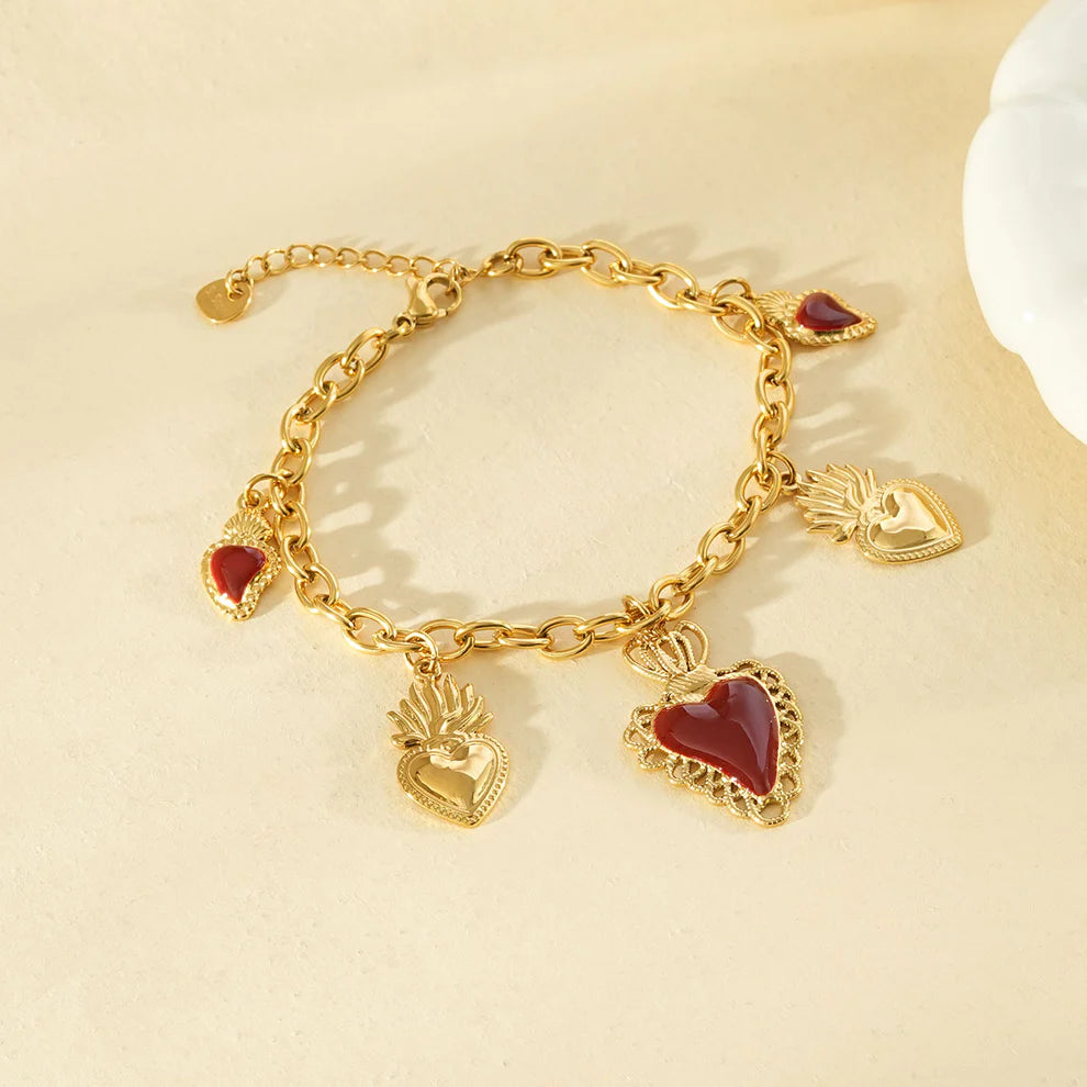 Bracelelet chaîne dorée pendentifs cœurs ex-voto émail rouge